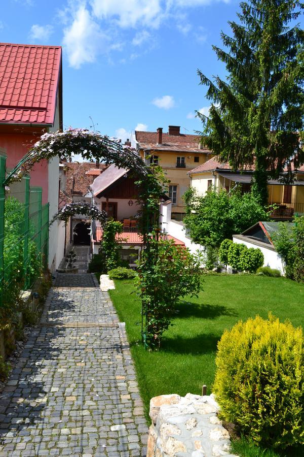 Aparthotel Casa Veche à Braşov Extérieur photo